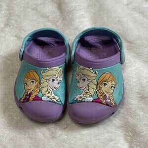 Crocs. Disney Elsa & Anna . clogs . Girl size 4/5